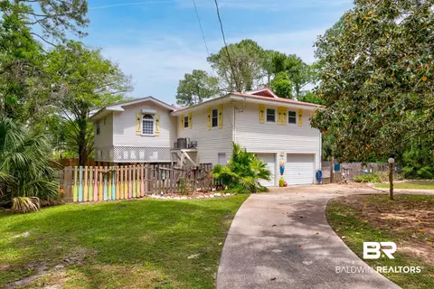 308 Chenault Ave, Dauphin Island, AL 36528