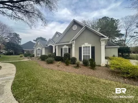 215 Lake Ridge Dr, Fairhope, AL 36532