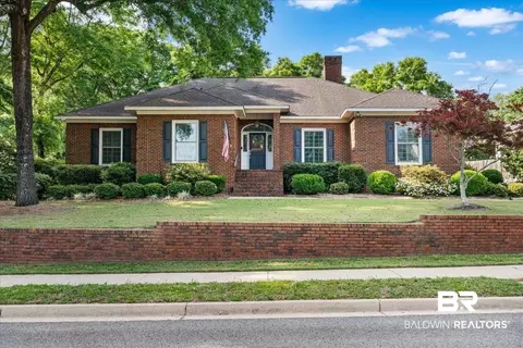 4044 S Marchfield Dr, Mobile, AL 36693