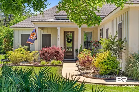 540 Retreat Ln, Gulf Shores, AL 36542