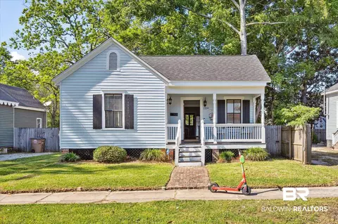 1104 Old Shell Rd, Mobile, AL 36604