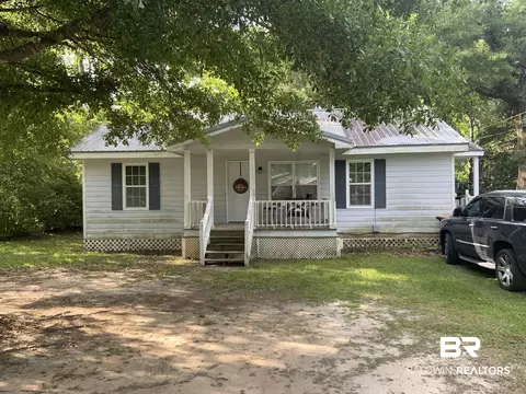 108 E Almyra St, Bay Minette, AL 36507