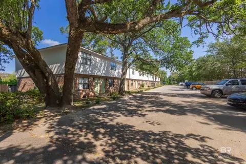 226 E 24th Ave #2, Gulf Shores, AL 36542