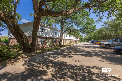 226 E 24th Ave #2, Gulf Shores, AL 36542
