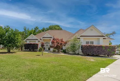2902 Panama Cir, Lillian, AL 36549