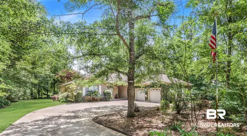 8568 Bay Pines Ln, Foley, AL 36535