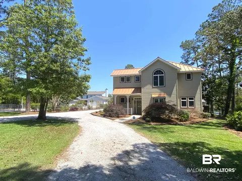 7002 S Bayou Dr, Elberta, AL 36530
