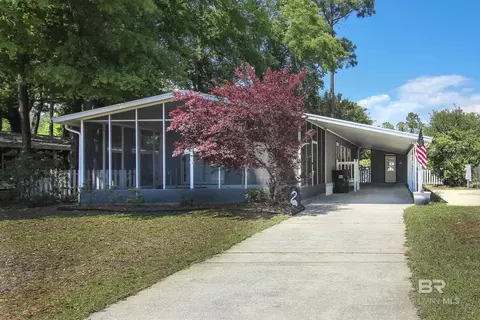 1691 Santa Cruz Dr, Lillian, AL 36549