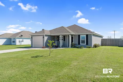 102 Plantation Cir, Summerdale, AL 36580