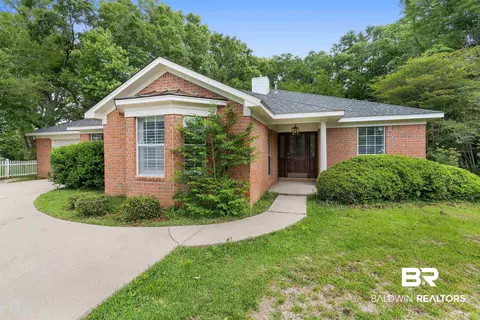 12 Mccue Cir, Fairhope, AL 36532