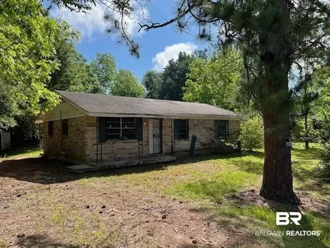 48 W Daniels Dr, Monroeville, AL 36460