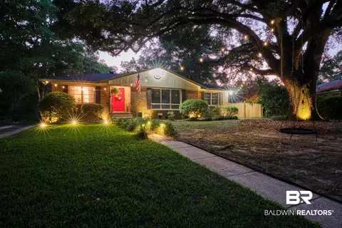 302 S Grafhill Dr, Mobile, AL 36606