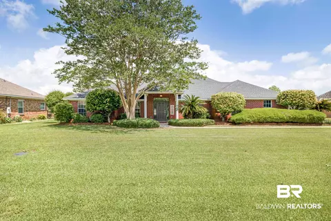 9530 Fairway Dr, Foley, AL 36535