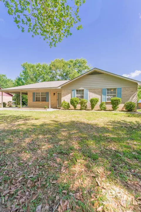 715 E Verbena Ave, Foley, AL 36535
