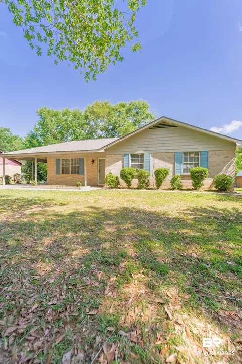 715 E Verbena Ave, Foley, AL 36535
