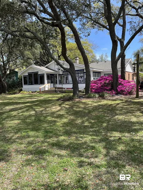 5215 Bay Dr, Orange Beach, AL 36561