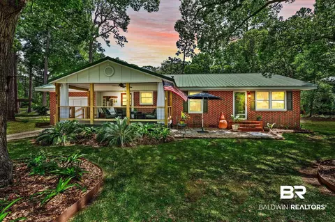611 General Anderson Pl, Dauphin Island, AL 36528