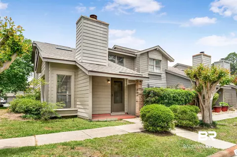 389 Clubhouse Dr, Gulf Shores, AL 36542