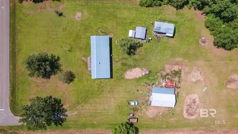 17737 Spring Creek Dr, Summerdale, AL 36580