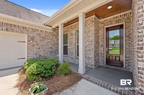 19117 Fairfield Dr, Fairhope, AL 36532