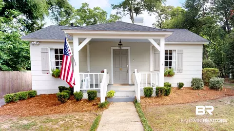 10 York Pl, Mobile, AL 36608