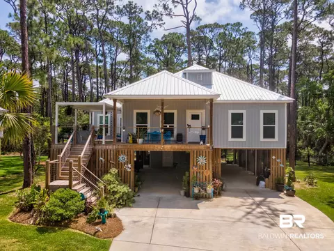 108 Beauregard St, Dauphin Island, AL 36528