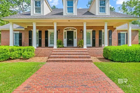 1024 Forest Hill Dr, Atmore, AL 36502