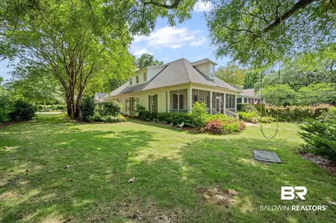 250 Liberty St, Fairhope, AL 36532
