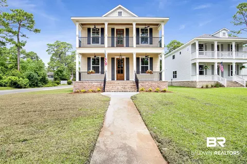 18412 Holt Ln, Gulf Shores, AL 36542