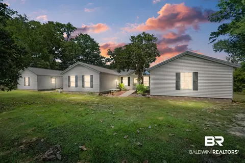 33345 E Carrier Dr, Lillian, AL 36549