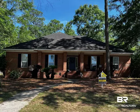 707 Northshore Dr, Bay Minette, AL 36507