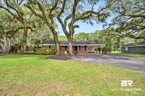 10570 Oak Ave, Grand Bay, AL 36541