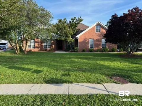109 Destrehan Rd, Fairhope, AL 36532