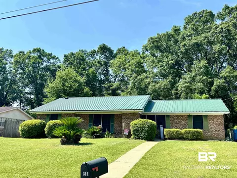 311 N Pine St, Brewton, AL 36426