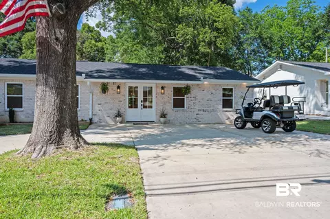513 Gayfer Ave, Fairhope, AL 36532