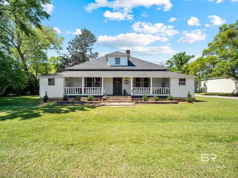 211 NW 1st St, Summerdale, AL 36580