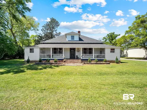 211 NW 1st St, Summerdale, AL 36580
