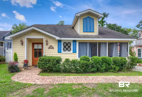8 White Ave, Fairhope, AL 36532