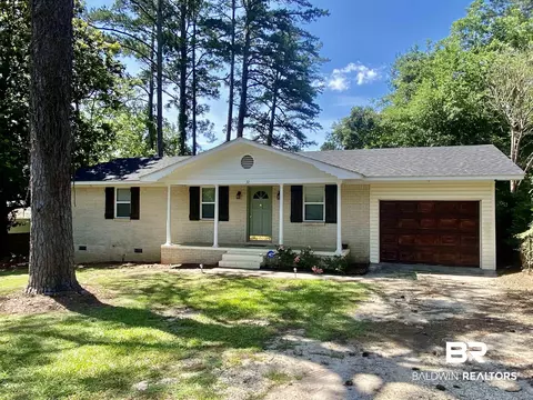 32 Milton St, Monroeville, AL 36460