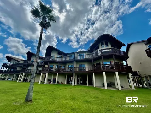 3788 Spinnaker Dr #101, Gulf Shores, AL 36542