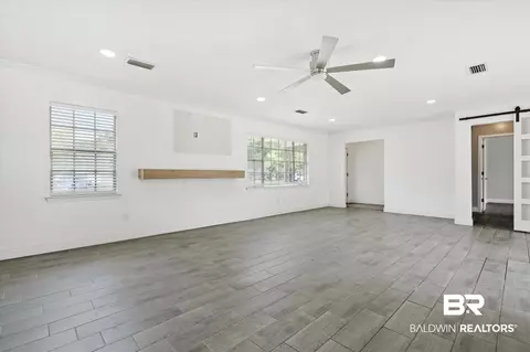 2930 E Crabtree Ln, Mobile, AL 36618 photo 4