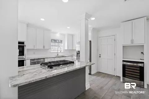 2930 E Crabtree Ln, Mobile, AL 36618 photo 5