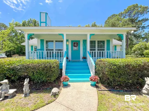 437 W 22nd Ave, Gulf Shores, AL 36542
