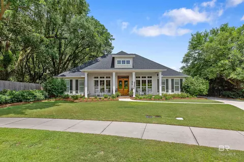 820 Darrah St, Fairhope, AL 36532
