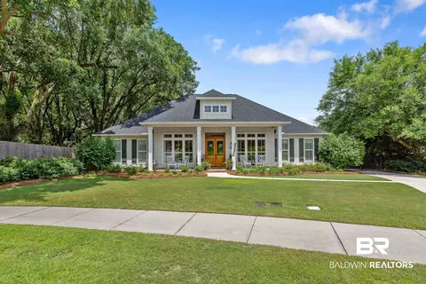 820 Darrah St, Fairhope, AL 36532