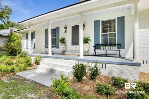 1300 Captain Oneal Dr, Daphne, AL 36526
