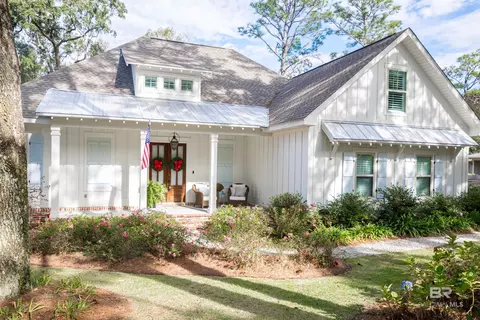 15 Echo Ln, Fairhope, AL 36532