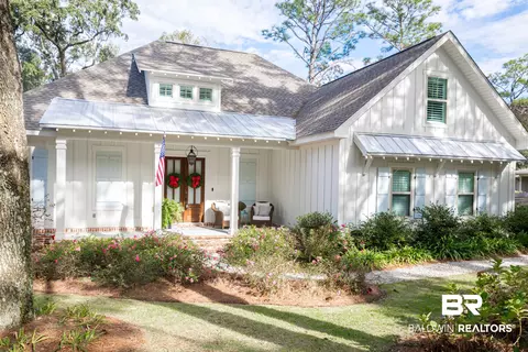 15 Echo Ln, Fairhope, AL 36532