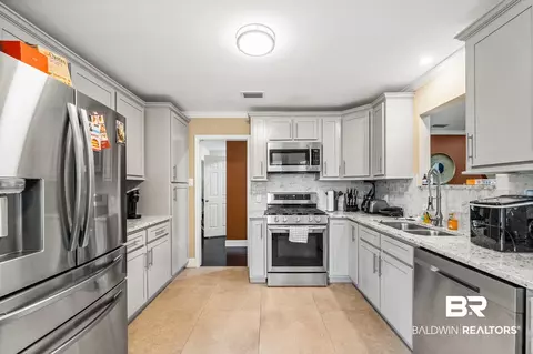 3004 E Lindholm Dr, Mobile, AL 36693 photo 9
