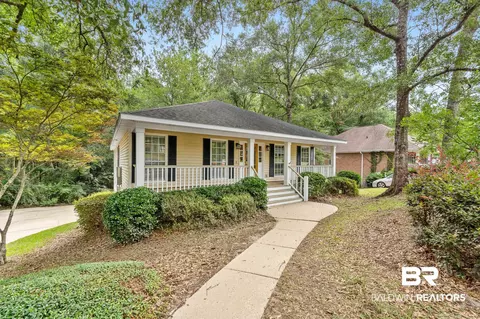 3004 E Lindholm Dr, Mobile, AL 36693 photo 2